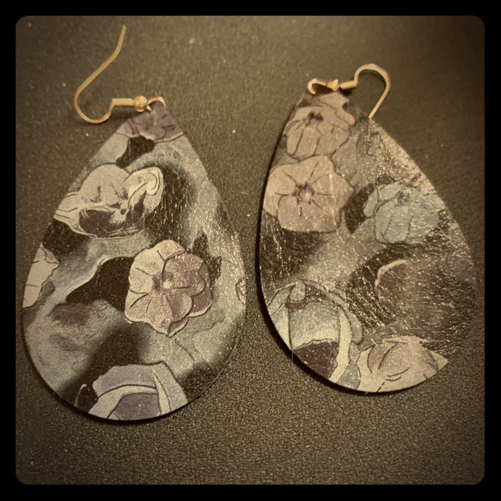 Large leather earrings